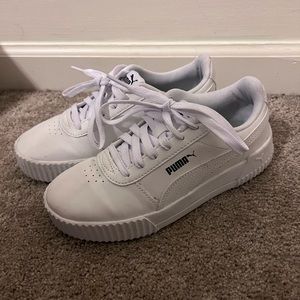 NWOT Women’s Puma Sneakers